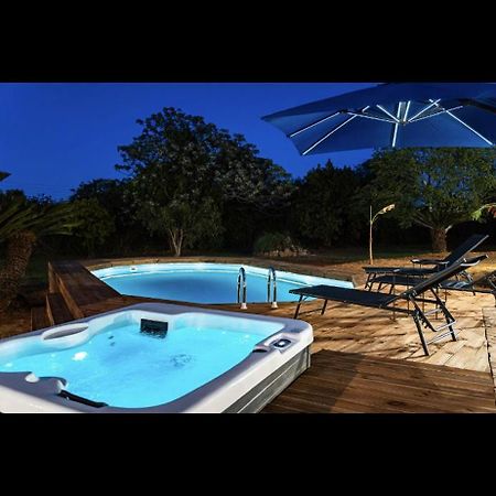 Villa Elena With Jacuzzi Kastro-Kyllini ภายนอก รูปภาพ